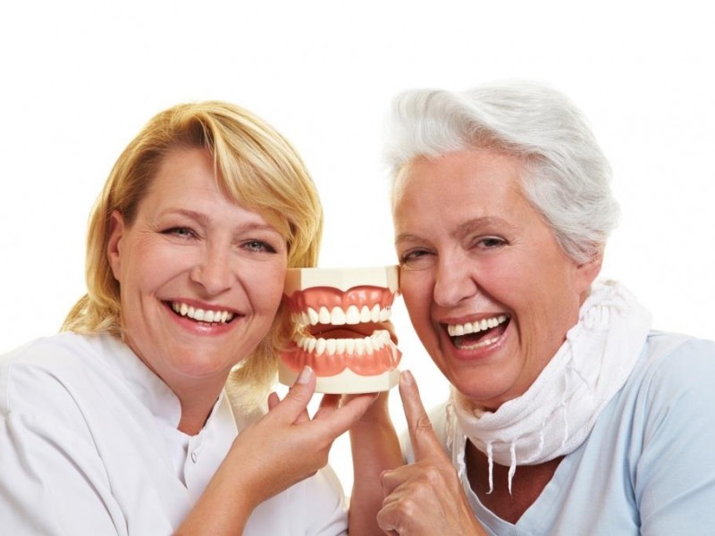 La higiene bucodental en personas con Alzheimer